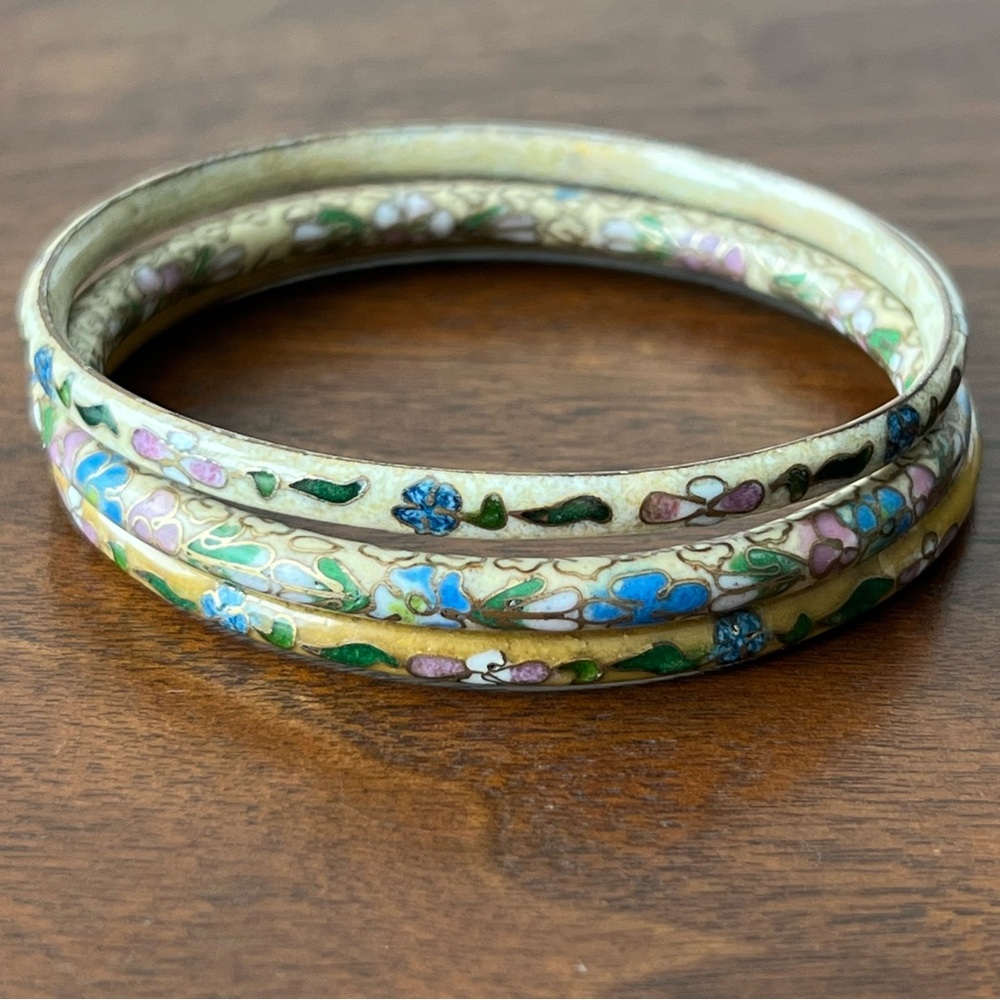 Set of 3 Gold Tone Cloisonne Floral Enamel Bangle Bracelets Multicolor